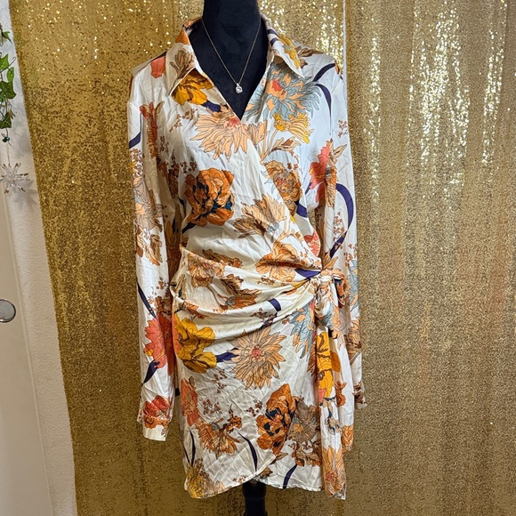 BLUSH BJ Dresses & Skirts - Blush Floral Long Sleeve Wrap Dress